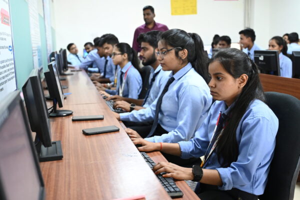 Best College for MBA Admission in Lucknow Best College for MBA Admission in Lucknow