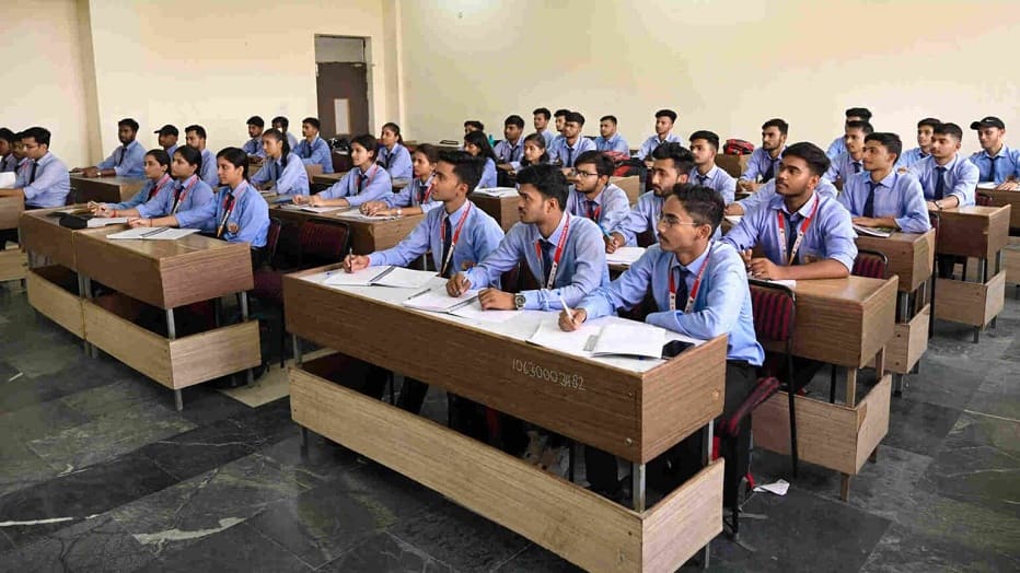 Engineering students attending class at the Best Engineering College in Lucknow UP