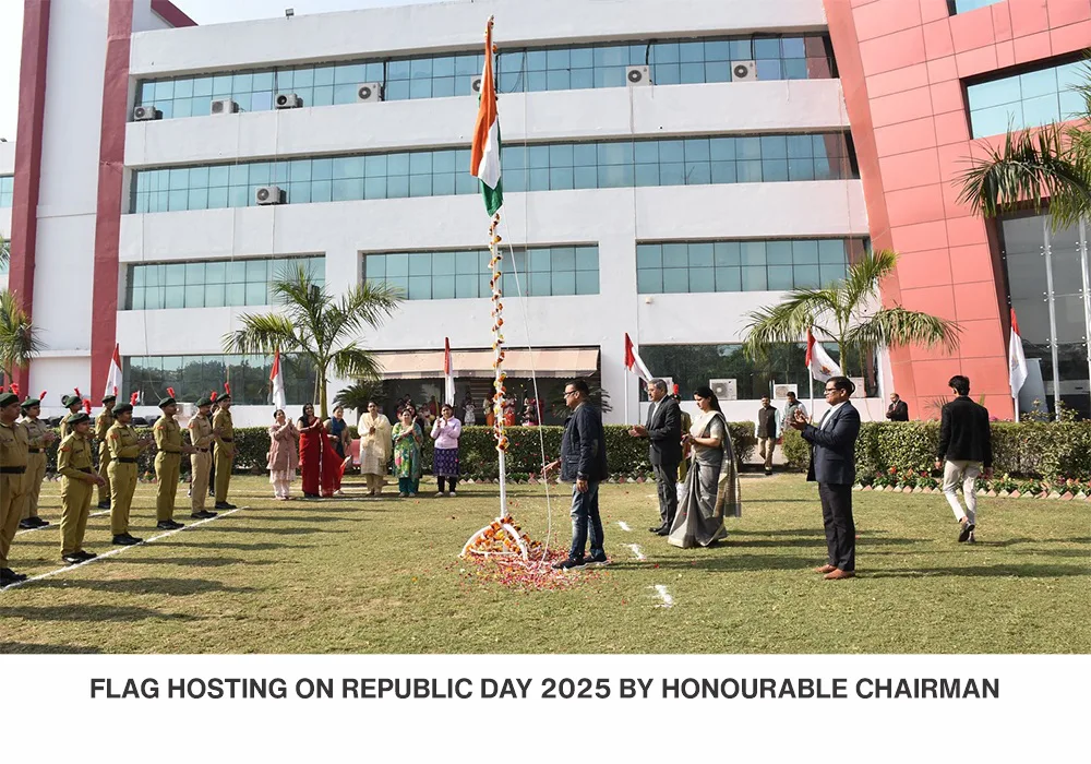 Students presenting technical exhibits at TechFest – Best Engineering College in Lucknow UP